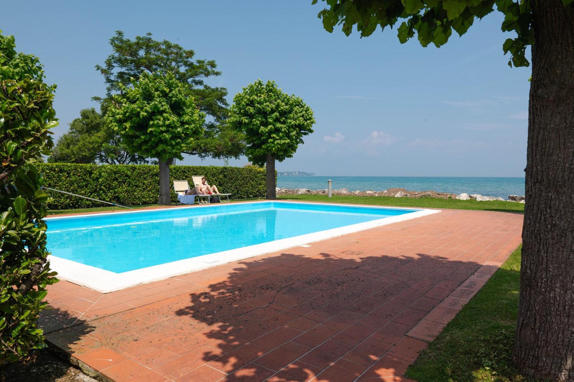 Incantevole Location Fronte Lago Sirmione Luaran gambar