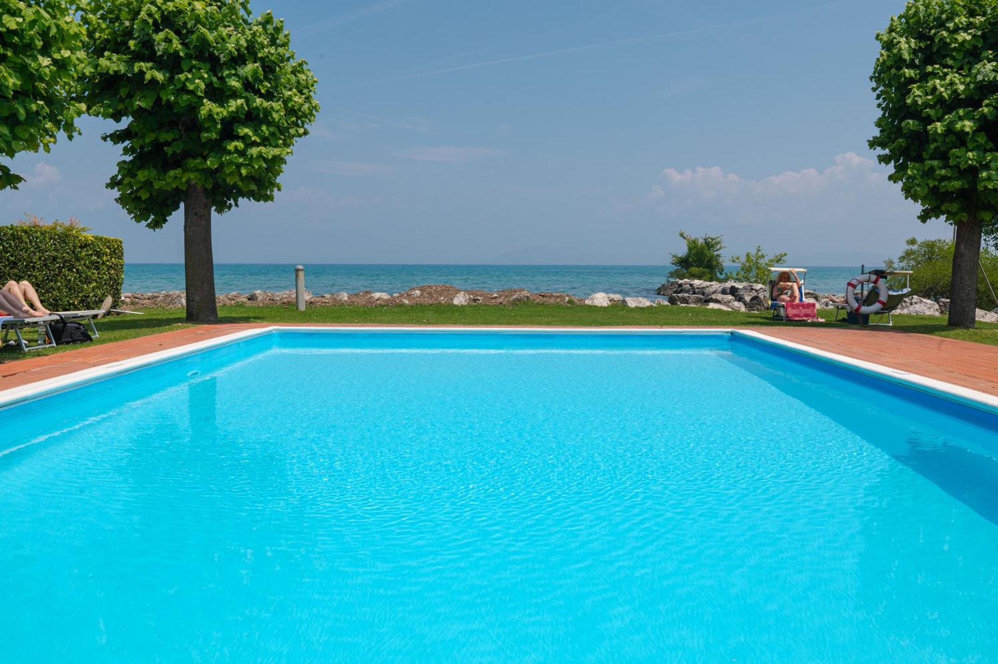 Incantevole Location Fronte Lago Sirmione Luaran gambar